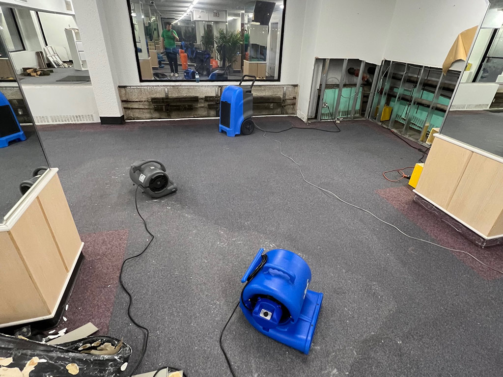 24/7 flood damage response